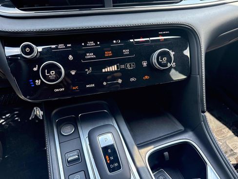 Used 2025 INFINITI QX60 Luxe w/ Black Edition FWD image 22