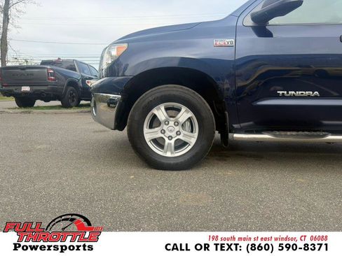 Used 2012 Toyota Tundra 4x4 CrewMax w/ SR5 Pkg image 21
