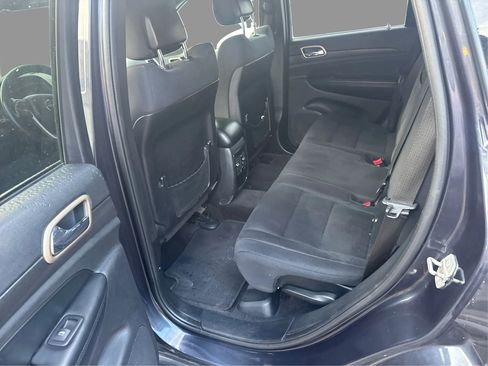 Used 2015 Jeep Grand Cherokee Laredo w/ Quick Order Package 23E AWD/4WD image 11