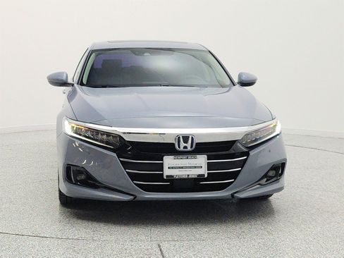 Used 2021 Honda Accord Touring image 2