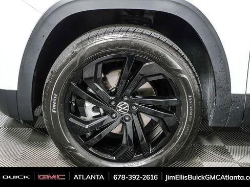 Used 2023 Volkswagen Atlas SE image 38