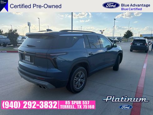Used 2025 Chevrolet Traverse LT w/ Driver Confidence Package FWD image 11