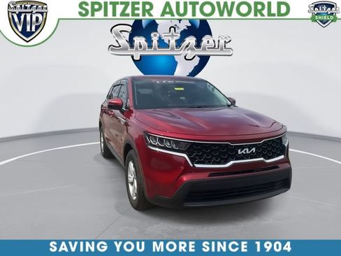 Certified 2022 Kia Sorento LX FWD image 2