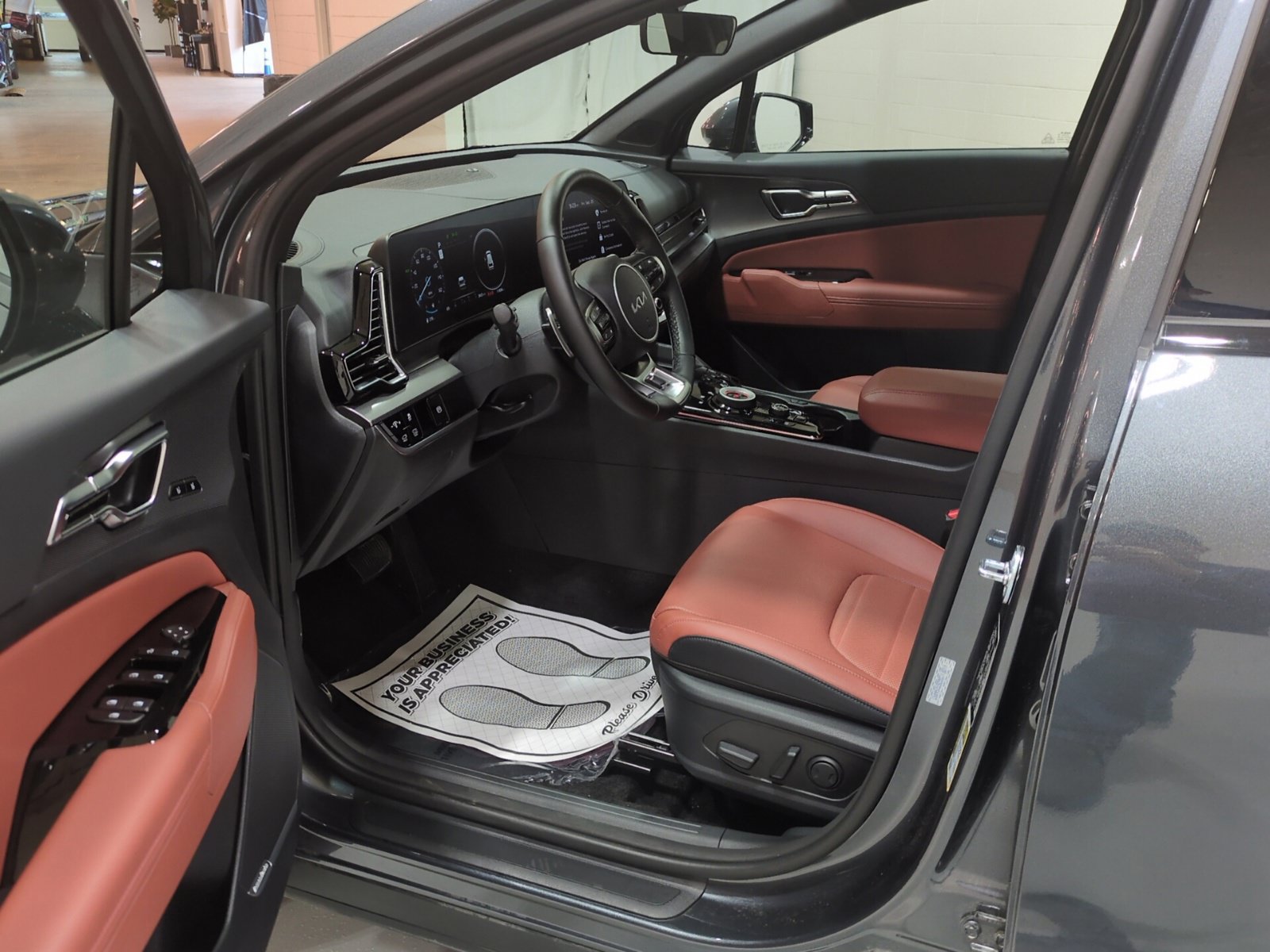 Certified 2025 Kia Sportage SX Prestige AWD/4WD image 16