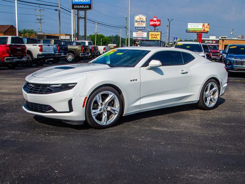 Used 2022 Chevrolet Camaro LT RWD image 3