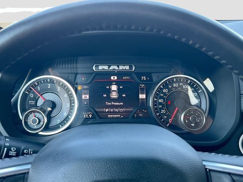 Used 2024 RAM 1500 Laramie RWD image 12