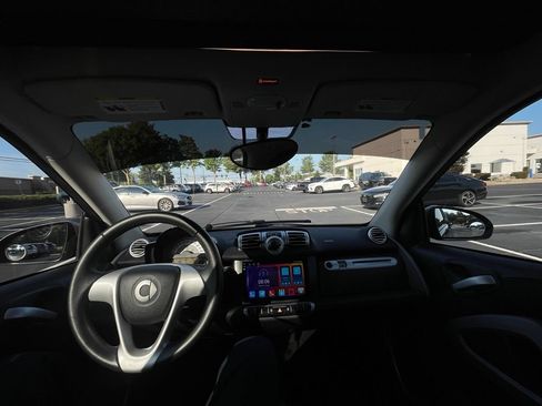 Used 2013 smart fortwo passion RWD image 10