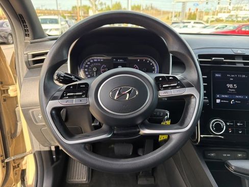 Used 2023 Hyundai Santa Cruz SE image 15