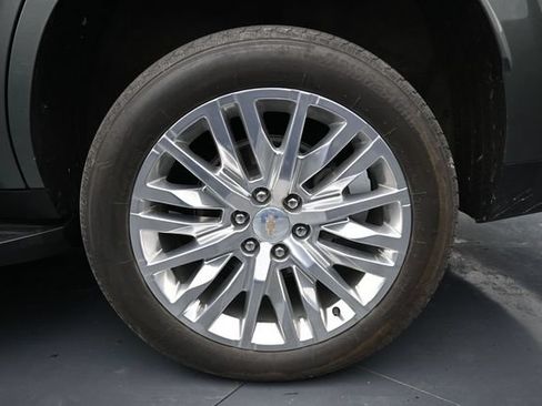 Used 2023 Chevrolet Tahoe Premier AWD/4WD image 12