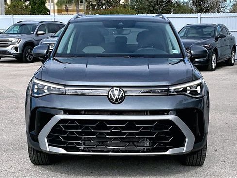 New 2026 Volkswagen Taos SEL image 10