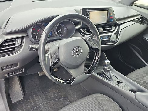 Used 2018 Toyota C-HR XLE image 16