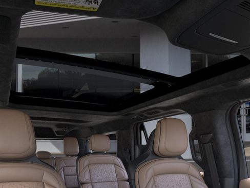 New 2026 Lincoln Navigator L Black Label AWD/4WD image 21