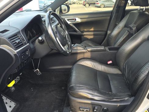 Used 2013 Lexus CT 200h w/ F Sport Pkg w/Nuluxe Trim image 7