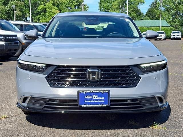Used 2023 Honda Accord Touring image 2