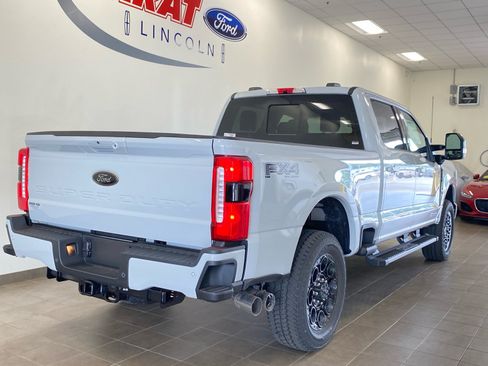 New 2026 Ford F250 Lariat w/ Black Appearance Package AWD/4WD image 7