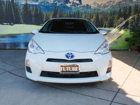Used 2014 Toyota Prius C Three FWD image 2