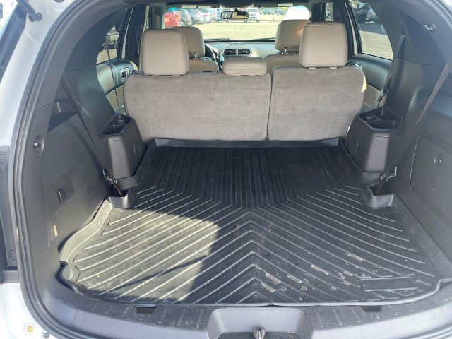 Used 2015 Ford Explorer XLT w/ Equipment Group 202B AWD/4WD image 11