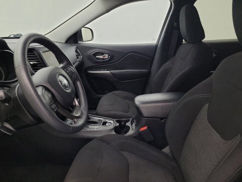 Used 2019 Jeep Cherokee Latitude w/ Popular Appearance Group image 17