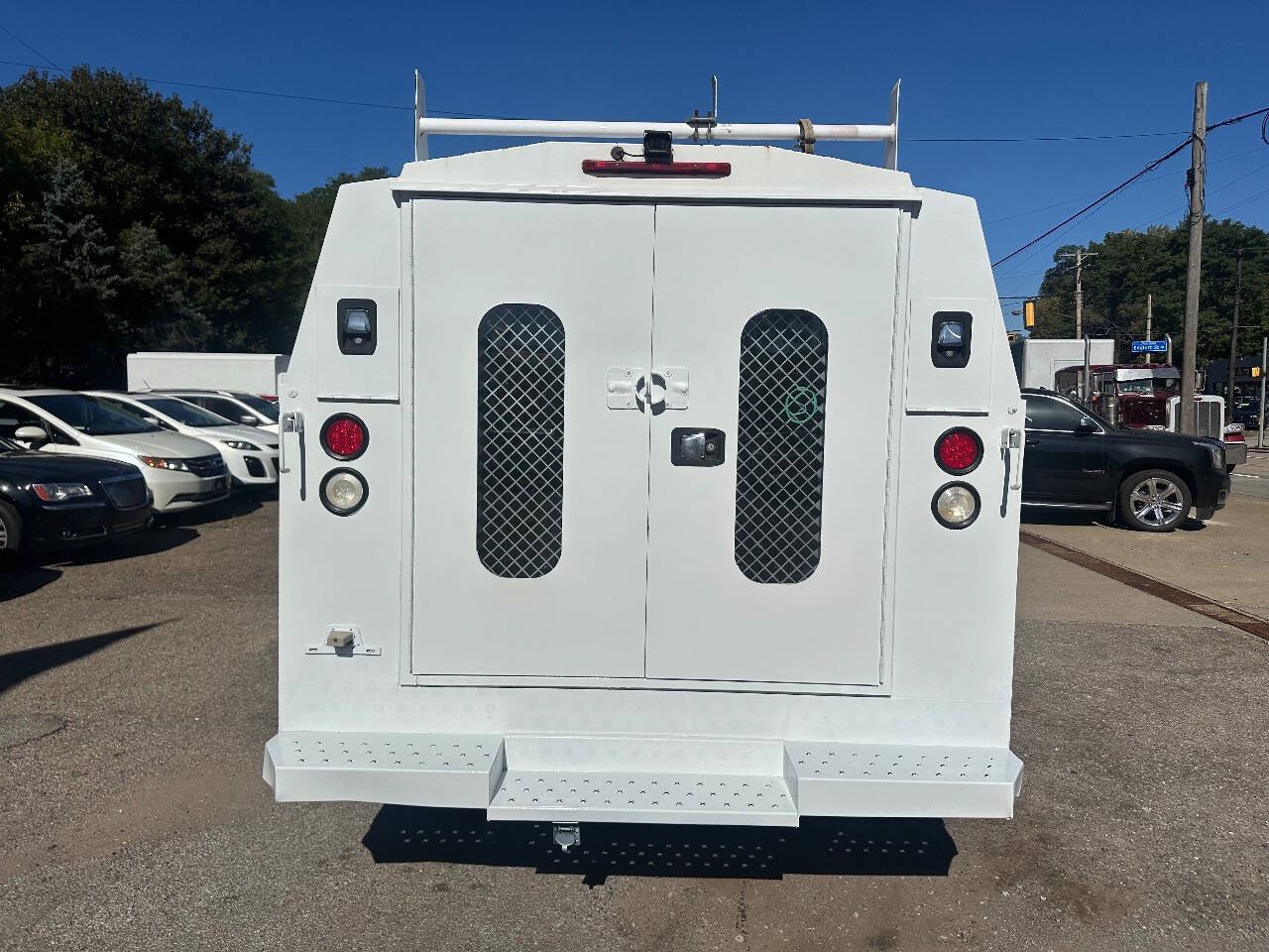 Used 2015 GMC Savana 3500 RWD image 5