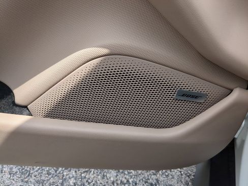 Used 2024 Porsche Taycan RWD image 19