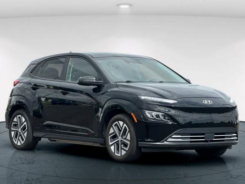 Used 2023 Hyundai Kona Limited w/ Cargo Package FWD image 5