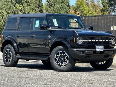 New 2026 Ford Bronco Outer Banks AWD/4WD image 2