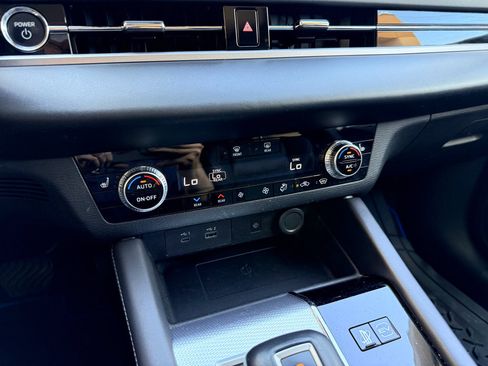 Used 2024 Mitsubishi Outlander SEL AWD/4WD image 20