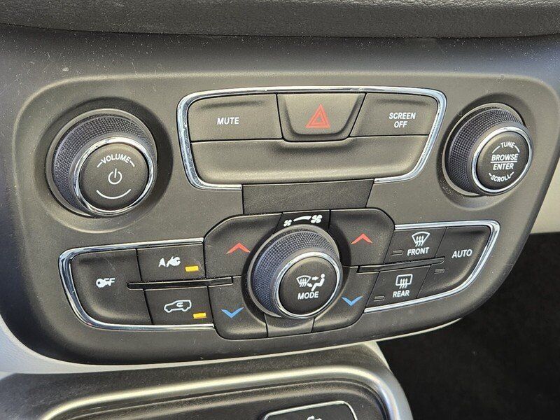 Used 2018 Jeep Compass Latitude w/ Popular Equipment Group AWD/4WD image 22