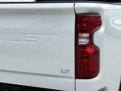 Used 2024 Chevrolet Silverado 2500 LT AWD/4WD image 8