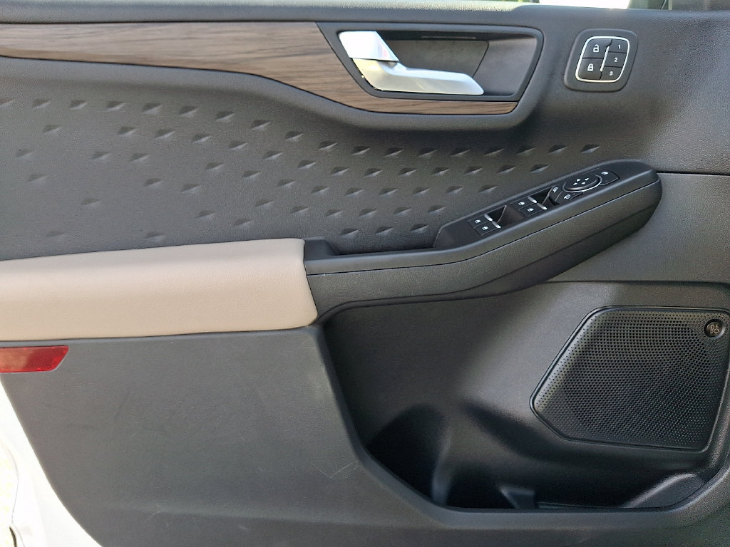 Used 2020 Ford Escape Titanium AWD/4WD image 11