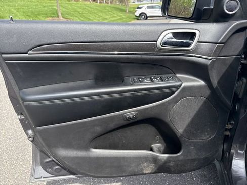 Used 2018 Jeep Grand Cherokee Limited w/ Trailer Tow Group IV image 22