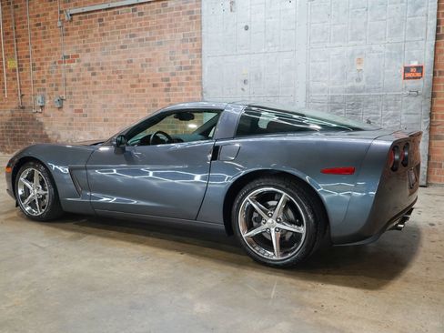 Used 2011 Chevrolet Corvette Coupe w/ Preferred Equipment Group RWD image 10