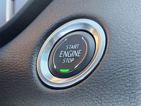 Used 2021 Cadillac XT4 Premium Luxury image 20