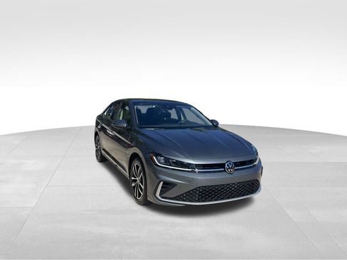 New 2026 Volkswagen Jetta SE image 2