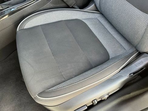 Used 2022 Chevrolet TrailBlazer LT FWD image 11