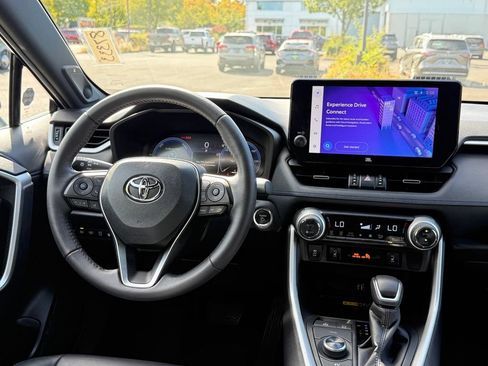 Used 2023 Toyota RAV4 XSE AWD/4WD image 28
