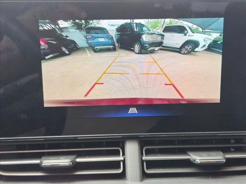 Used 2024 Chevrolet Trax RS w/ Sunroof Package FWD image 10