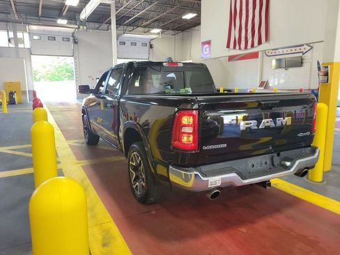 Used 2025 RAM 1500 Laramie AWD/4WD image 3