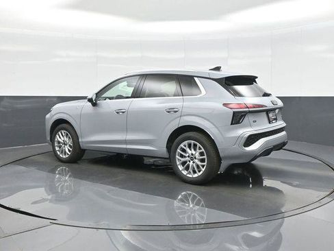 Used 2026 Audi Q3 quattro 2.0T w/ Driver Assistance Package AWD/4WD image 5
