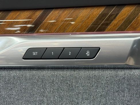 Used 2025 Cadillac Escalade Sport Platinum image 18