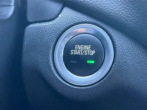 Used 2020 Chevrolet Equinox LT image 29