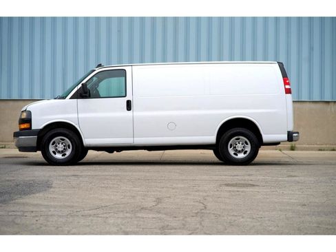 Used 2019 Chevrolet Express 2500 w/ Driver Convenience Package RWD image 7