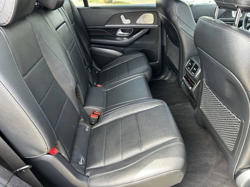 Used 2023 Mercedes-Benz GLS 450 4MATIC image 11