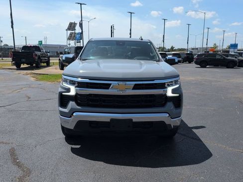 Used 2024 Chevrolet Silverado 1500 LT AWD/4WD image 2