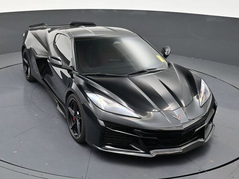 Used 2025 Chevrolet Corvette E-Ray AWD/4WD image 18