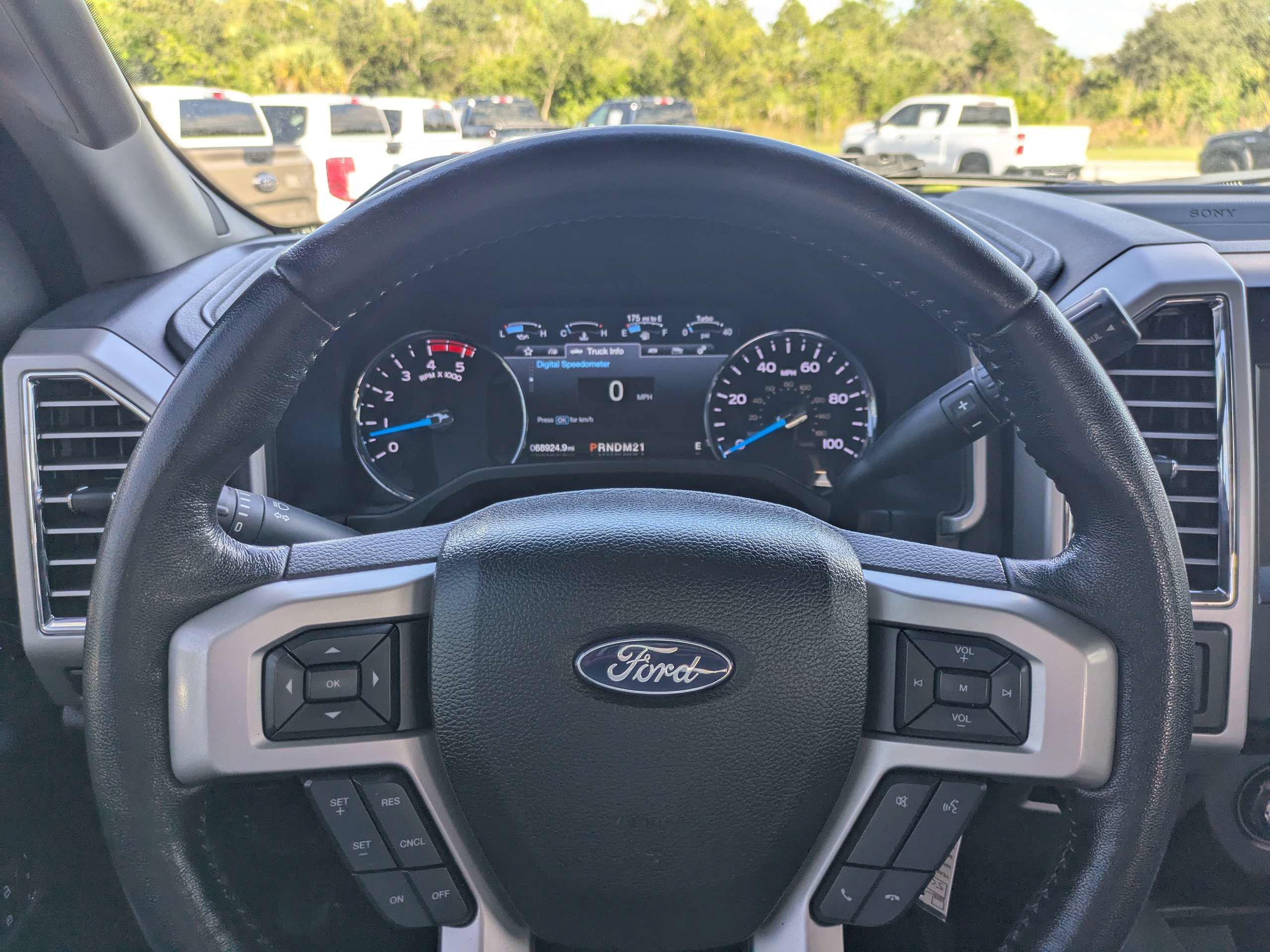 Used 2017 Ford F250 4x4 Crew Cab Super Duty image 25