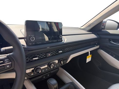 New 2025 Honda Accord SE image 12