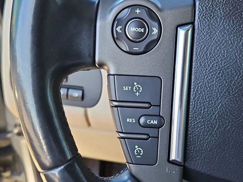 Used 2011 Land Rover LR4 HSE LUX image 24