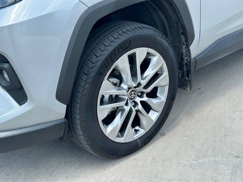 Used 2025 Toyota RAV4 XLE Premium FWD image 9