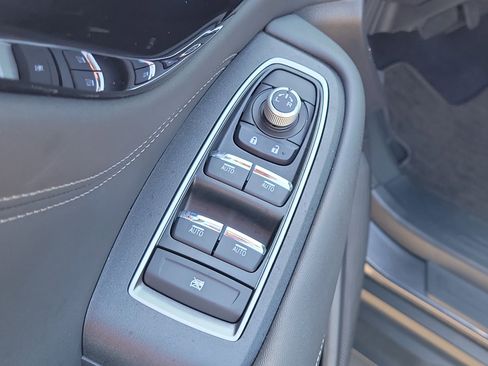 Certified 2025 Subaru Outback Limited image 22